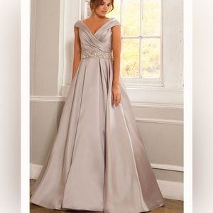 NWT never worn Jovani formal gown!